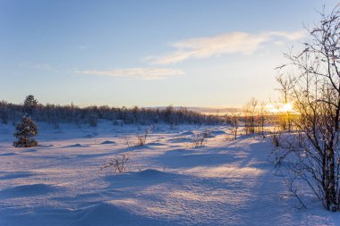 Nuorgam, Lapland, Finlandiya 'da kış günbatımı