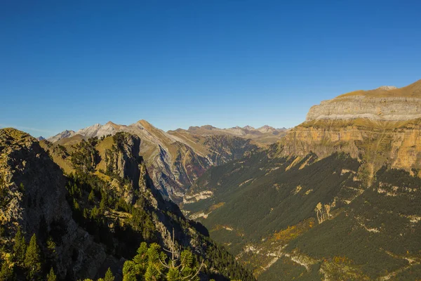 Herbstszene Ordesa Und Nationalpark Monte Perdido Spanien — Stockfoto