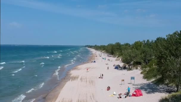 Una Playa Día Soleado — Vídeo de stock