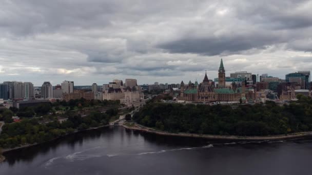Канада Будівлі Парламенту Похмурий День — стокове відео