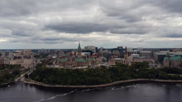 Kanadas Parlamentsgebäude Einem Bewölkten Tag — Stockvideo