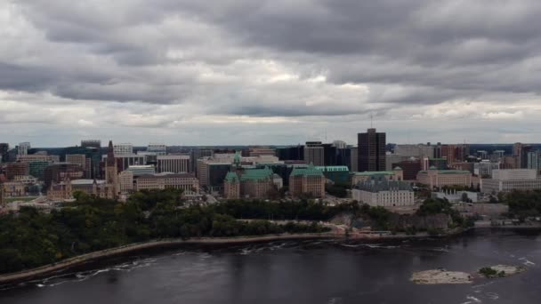 Edifícios Parlamento Canadá Num Dia Nublado — Vídeo de Stock