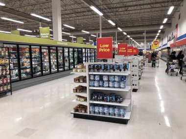 Bir bakkal Satılık çeşitli gıda ürünleri