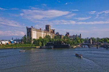 Gün içinde bir metropol şehir