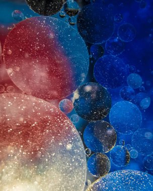 Yerböceği. Güzel bronz böcek.