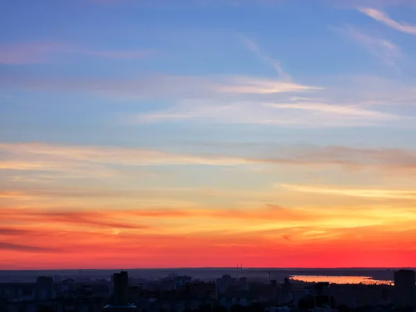 Vacker Färgglad Solnedgång Över Staden — Stockfoto