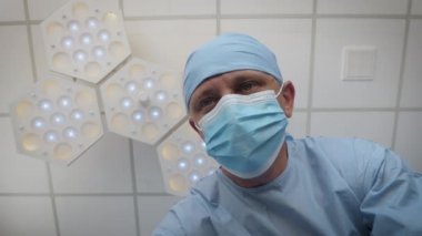Hastane Koğuşu, Hasta Kalbi olan Doktor Cerrah