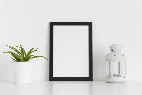 Mockup Quadro Preto Com Uma Planta Suculenta Suporte Vela Uma — Fotografia de Stock