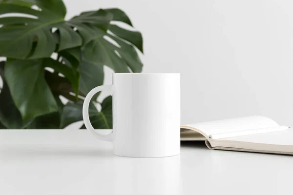 Modèle Tasse Avec Des Accessoires Espace Travail Une Usine Monstera — Photo