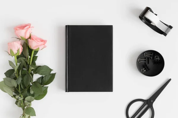 Top View Black Book Mockup Bouquet Pink Roses Workspace Accessories — Stock Photo, Image