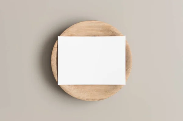 Invito Mockup Carta Bianca Piatto Legno Rapporto 5X7 Simile — Foto Stock