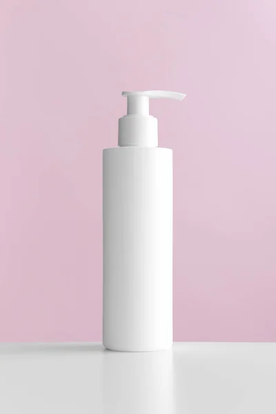 Biały Kosmetyczny Dozownik Szamponu Butelka Makieta Różowym Tle — Zdjęcie stockowe