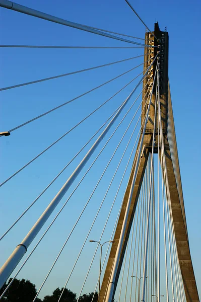 Pont Construction Pont Avec Pylônes Varsovie Lignes Croix Ciel Bleu — Photo
