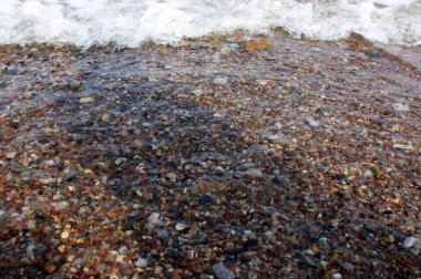 Polonya Baltık Denizi güzel mavi deniz dalgaları okyanus ufku kum ve kumsal mavi gökyüzü