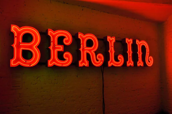 Leuchtreklame Der Wandleuchte Berlin — Stockfoto