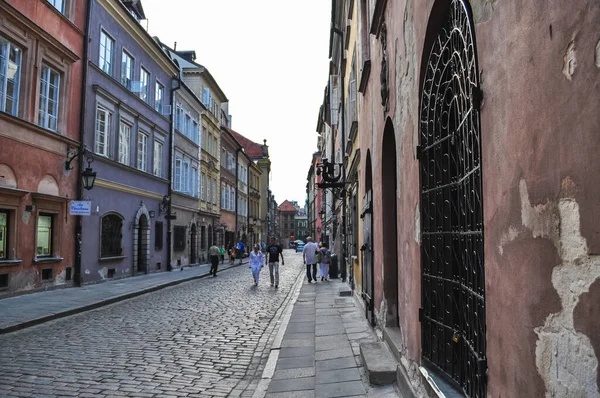 Appartements Colorés Dans Ruelle Vieille Ville Varsovie Pologne Fenêtres Blanches — Photo