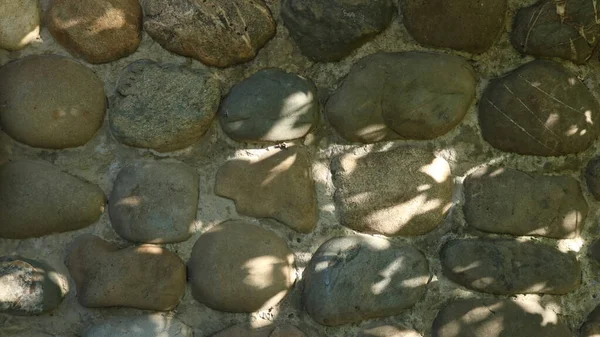 Rounded Large Natural Stones Structure Concrete Wall Design Rustic Fence — Stock Photo, Image