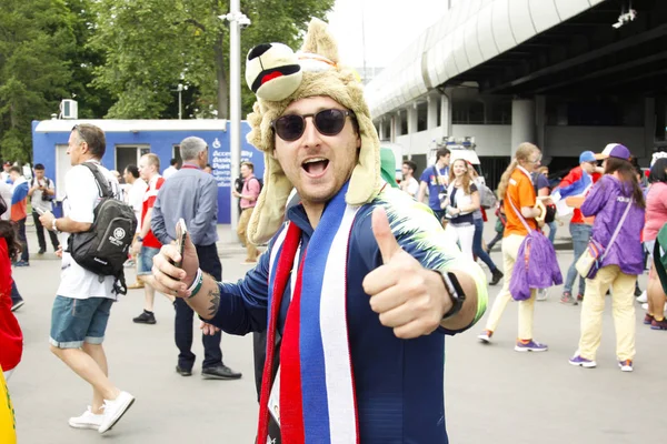 Moskova, 11 Haziran 2018, Luzhniki stadyum, fanlar maç gitmek