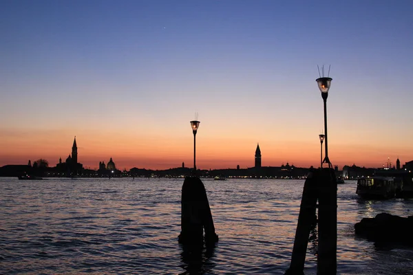 Venedik 'te günbatımı, denizde gün batımı