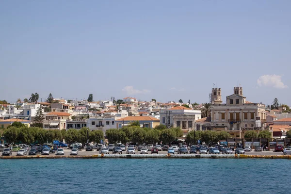 Deniz kenarında Akdeniz şehri