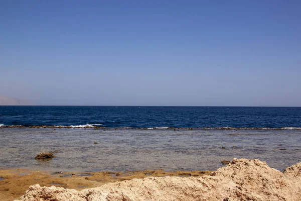 Sınırsız deniz ufku