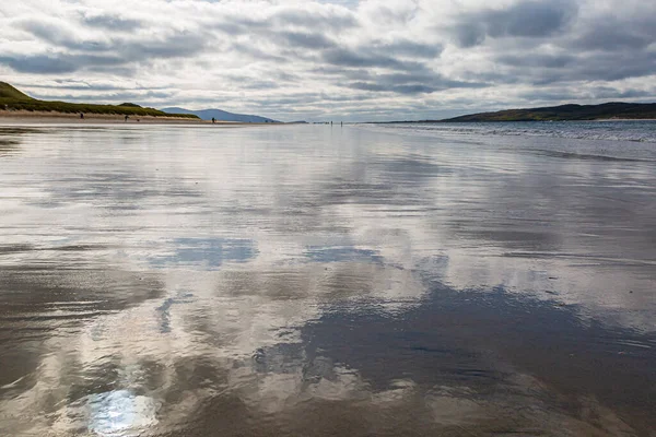 Wolkenspiegelungen Nassen Sand Strand Von Luskentyre Auf Der Isle Harris — Stockfoto