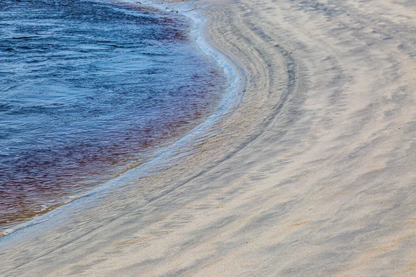 Повна Рамкова Фотографія Краю Води Візерунків Піску — стокове фото