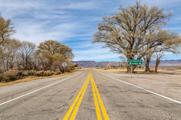 Tittar Längs Den Utomjordiska Motorvägen Nevada Solig Vinterdag — Stockfoto