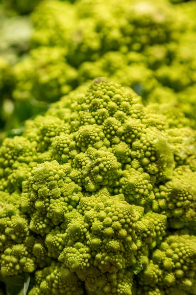 Bonito Romanesco Verde Venta Puesto Mercado — Foto de Stock