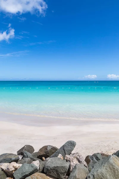 Mirando Hacia Mar Caribe Turquesa Con Cielo Azul Sobre Cabeza — Foto de Stock