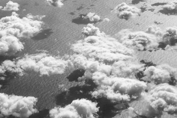 Voando Acima Das Nuvens — Fotografia de Stock