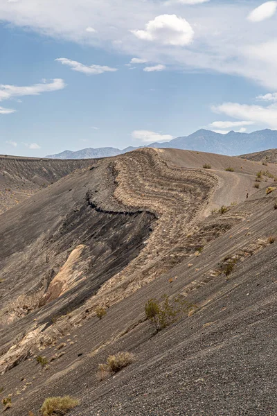 Regardant Long Crête Cratère Ubehebe Dans Parc National Vallée Mort — Photo