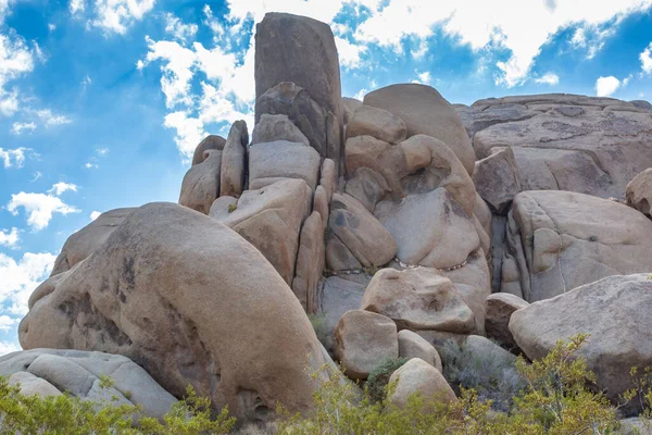 Μεγάλοι Σχηματισμοί Βράχων Στο Εθνικό Πάρκο Τζόσουα Τρι Καλιφόρνια — Φωτογραφία Αρχείου