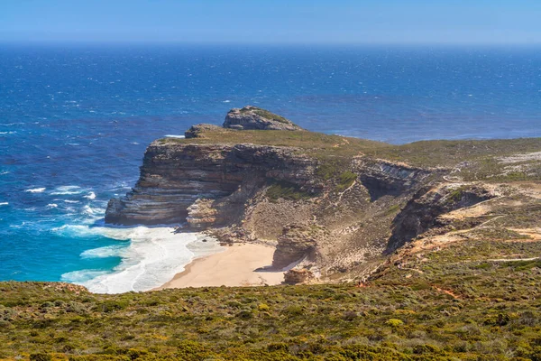 南アフリカのケープ半島に沿った険しい海岸線 — ストック写真