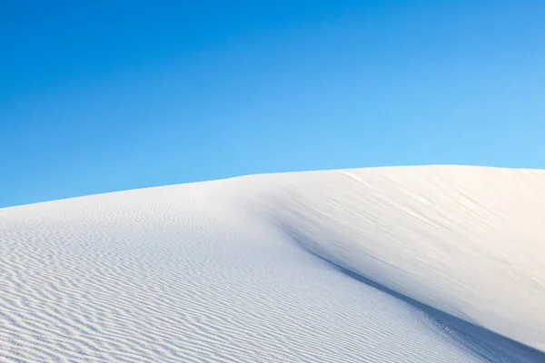 Dune Sabbia Bianca Gesso Contrasto Cielo Azzurro Chiaro Nel Monumento — Foto Stock