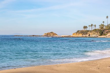 California sahilindeki Laguna plajı yakınlarındaki Aliso plajı.