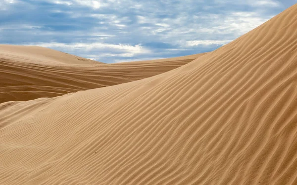 Kaliforniya 'daki Imperial Sand Dunes' da sırtlar ve dokular