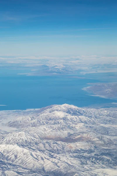 Nagy Sós Utah Borította Hegyek Nézett Egy Repülőgép — Stock Fotó