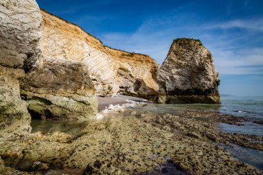 Wight Adası 'ndaki Freshwater Körfezi' ndeki Kaya oluşumları.