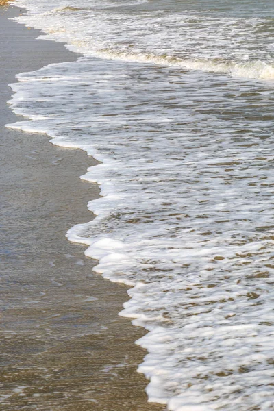 Повна Фотографія Хвиль Плескають Пляж Острові Вайт — стокове фото