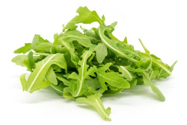 Roket yaprakları beyaz arkaplanda