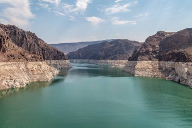 Nevada ve Arizona sınırında, Hoover Barajı 'nda Mead Gölü.
