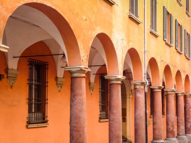 Bolonya Mimarisi 'ne bakıyorum.