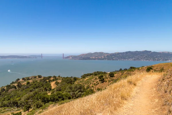 Patrząc Kierunku Mostu Golden Gate Ścieżki Wyspie Angel — Zdjęcie stockowe