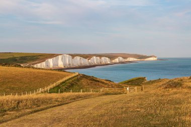 Sussex 'teki Seven Sisters kayalıklarının manzarası