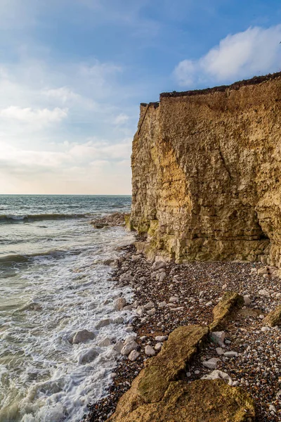 満潮時にサセックス海岸のホープ ギャップから見た崖 — ストック写真