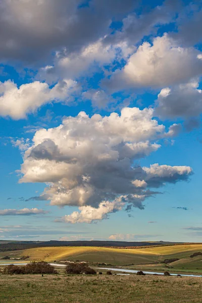 Pluizige Wolken Boven Cuckmere River South Downs Sussex Een Zonnige — Stockfoto