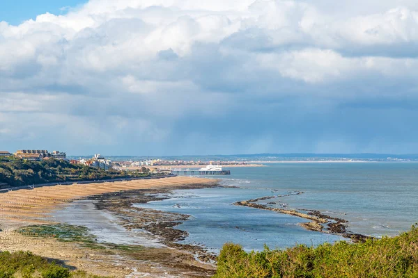 Affacciato Eastbourne Sua Spiaggia Una Collina Vicina — Foto Stock