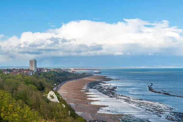 Widok Eastbourne Jego Plaży Pobliskiego Wzgórza — Zdjęcie stockowe