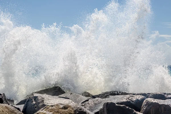 Vlny Narážející Skály Ostrově Barbados — Stock fotografie